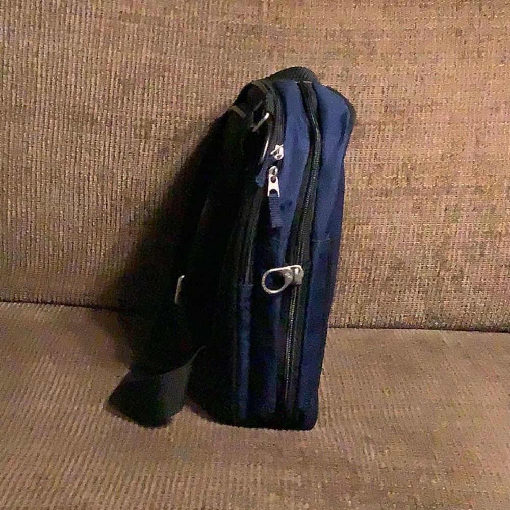 American Tourister Navy collapsible duffle bag - Picture 8 of 9